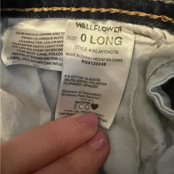 Retro Wallflower Girl’s/Tween/Juniors Dark Blue Flare Jeans 0 Long 32” Inseam - Picture 5 of 5